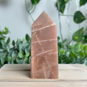 High Quality Sunstone in Peach Moonstone Point D